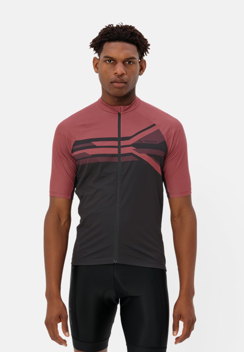 Maillot de cyclisme à manches courtes en tissu bordeaux et noir, avec fermeture éclair quart de zip, rayures verticales et design ajusté.