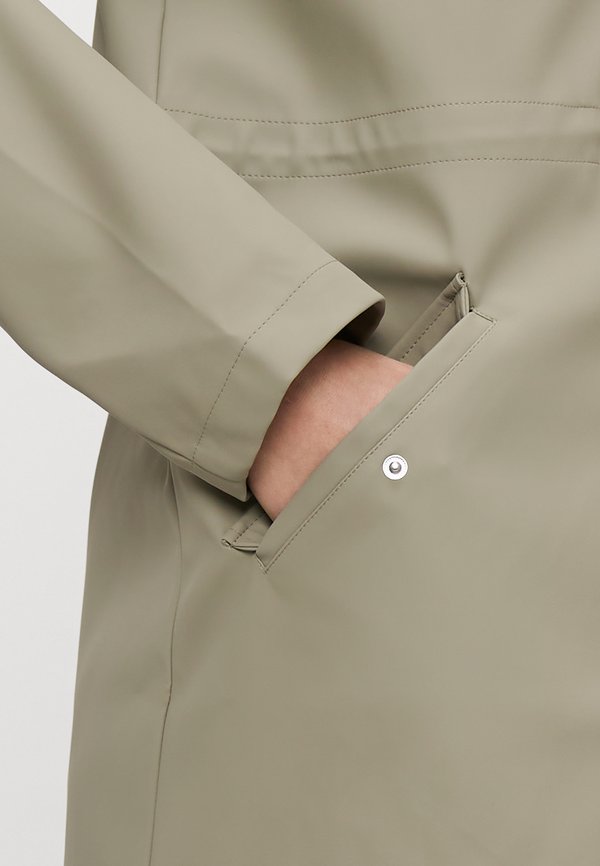 VMMALOU - Waterproof jacket - laurel oak2