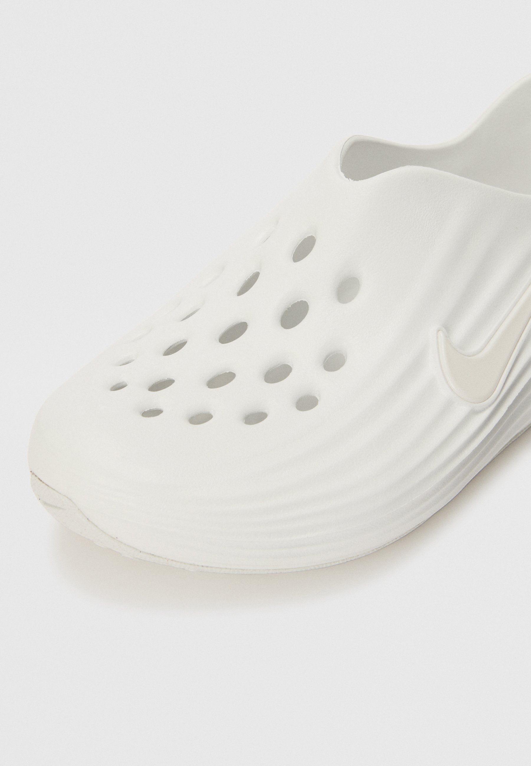 靴 rian. Salomon XA PRO 3D V9 Rainy Day/White/Lapis - 471188