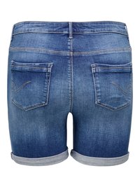 Blå jeansshorts med uppvikta fållar och två bakfickor med subtila sömnadsdetaljer.