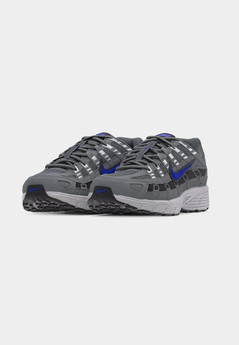 Nike Sportswear P 6000 ESS+ - Tenisky - smoke grey/racer blue/light smoke grey/platinum-coloured tint/black