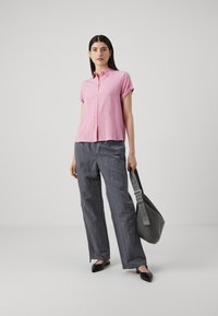 Samsøe Samsøe MAJAN SHIRT - Bluza z gumbi - pink