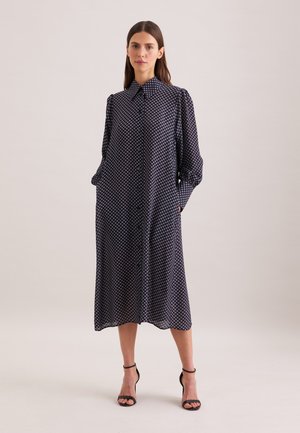 - Sukienka koszulowa