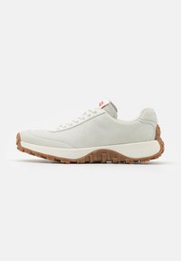 Unselected, white natural
