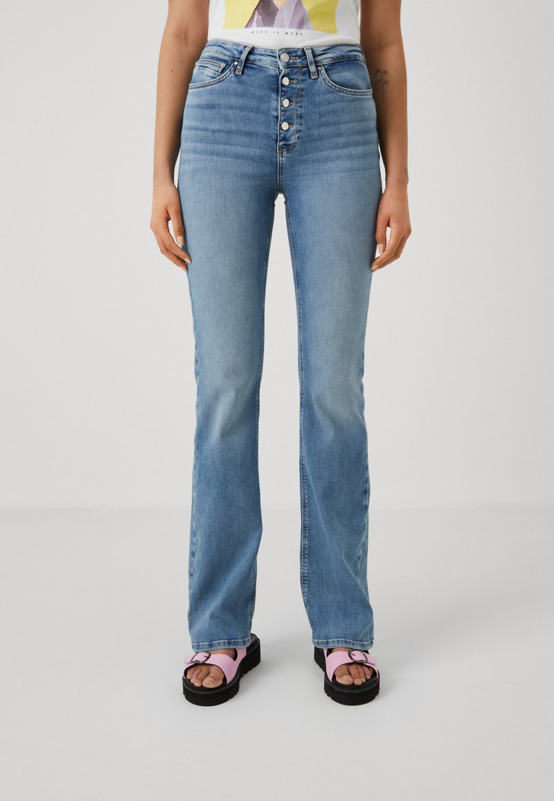 ONLY Tall - ONLPOSH SLIM - Flared jeans - light medium blue denim, Forstørre