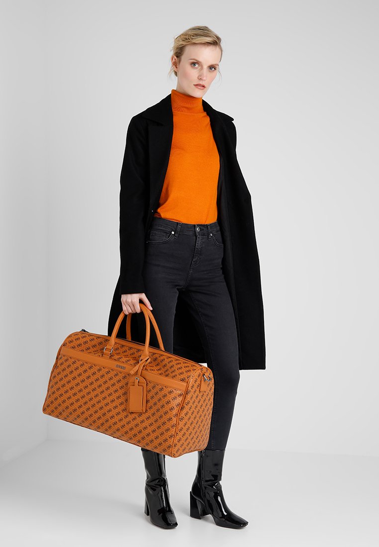 Guess CITY LOGO WEEKENDER Weekendveske orange Zalando.no Guess CITY LOGO WEEKENDER Weekendveske orange Zalando.no