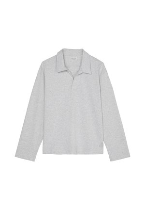 Lichtgrijze langärmige polo met een zachte textuur, een klassieke kraag en een rechte zoom. Eenvoudig ontwerp, zonder patronen of accenten.
