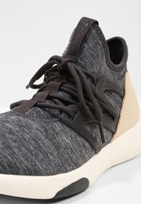 Reebok Sportovní boty - grey