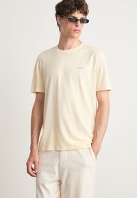HUGO DERO - T-shirts basic - light beige