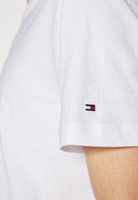 Thumbnail Image 6