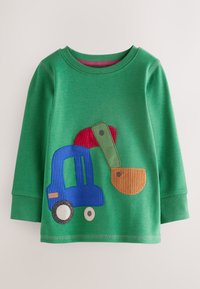 Chemise verte à manches longues pour enfants avec une applique colorée et texturée d'un camion excavatrice sur le devant.