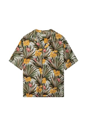Košeľa s krátkym rukávom na gombíky s tropickým vzorom zelených palmových listov a žltých a ružových kvetov na bielom pozadí.