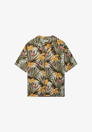Košile s krátkým rukávem na knoflíky s tropickým vzorem zelených palmových listů a žlutých a růžových květin na bílém pozadí.