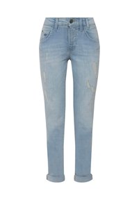 Jeans de mezclilla azul claro con un diseño desgastado, que presentan parches deshilachados, puños doblados y un logo discreto en el bolsillo trasero.