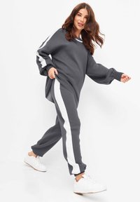 Cesare Gaspari JOGGER SET - Pantaloni de trening - grey