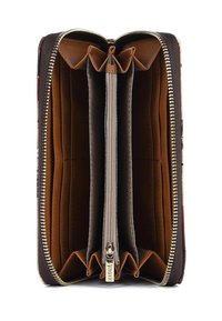 Portafoglio in pelle marrone, zip-around, aperto, che mostra molteplici slot per carte, due scomparti principali e una tasca centrale con zip per monetine.