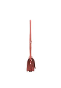 Borsa a tracolla rossa in pelle con profilo sottile, tracolla regolabile e hardware in metallo. Texture liscia e design minimalista.