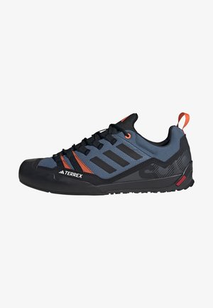 TERREX SWIFT SOLO 2.0 HIKING - Sneakers laag - steel core black semi impact orange