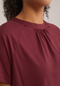 WE Fashion Marškinėliai su spaudiniu - vintage red