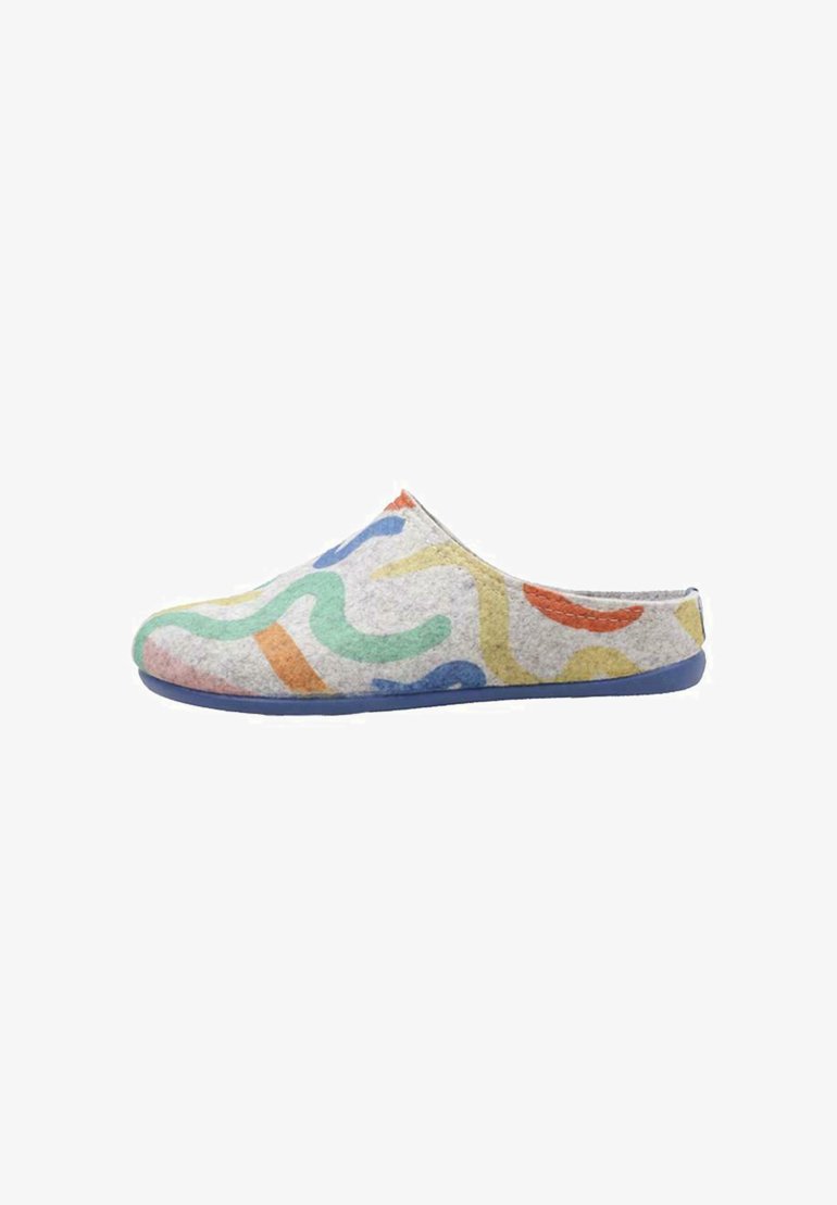 Sabots en feutre avec une base douce grise, présentant un motif abstrait multicolore avec des accents verts, orange, bleus et jaunes. Semelle bleue.
