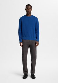 Selected Homme SLHHENNY RELAXED CREW NECK - Džemperis - limoges