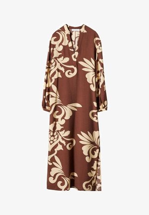 Longue robe marron avec grands motifs floraux et en tourbillon crème, manches longues avec poignets élastiques et décolleté en V.