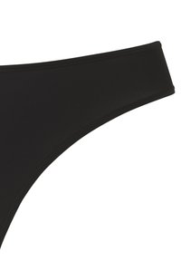 Schwarzer Bikiniunterteil mit hohem Schnitt, glatter Textur und breitem Bund, mit sauberen Kanten und minimalem Detail.