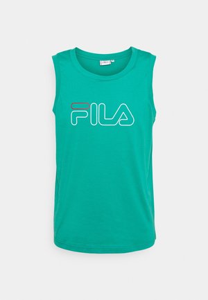 Camiseta sin mangas verde de Fila, hecha de algodón, con un logo delineado en blanco con acento rojo. Cuello redondo y diseño de dobladillo recto.