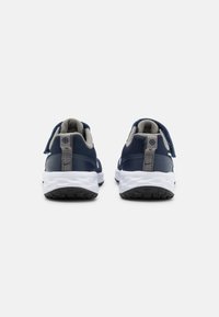 Nike Performance NIKE REVOLUTION 6 (PSV) - Scarpe da corsa su strada - midnight navy/white/flat pewter