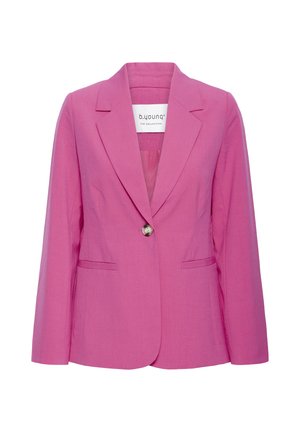 Dámske ružové sako na mieru s výrezmi na golieri, zapínaním na jeden gombík a vreckami so strojčekmi, zobrazené na bielom pozadí.