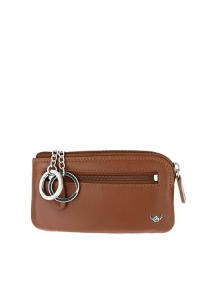 Pochette à monnaie zippée en cuir marron avec poche avant, deux anneaux porte-clés argentés attachés et petit emblème du logo en bas à droite.