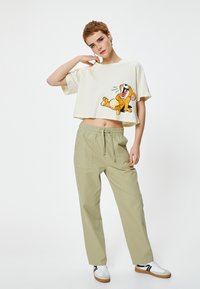 Koton TOM AND JERRY - Camiseta estampada - beige