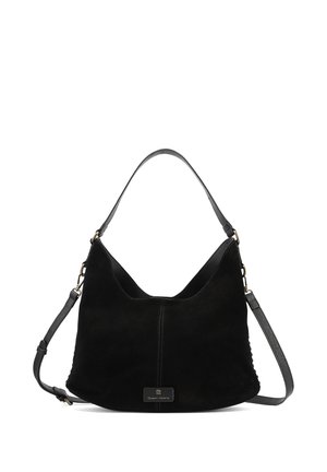 Borsa a tracolla in camoscio nero con tracolla larga, tracolla lunga regolabile e placca metallica con marchio sul davanti.