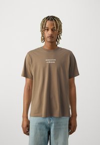 Only & Sons ONSSMART TEE - Triko s potiskem - caribou