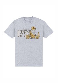 Camiseta gris de algodón con un diseño gráfico amarillo de una moto y el texto "Establecido en 1930" en una fuente retro.