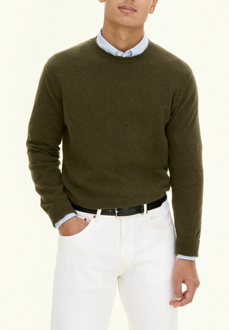 Oscar Jacobson LUKE ROUNDNECK - Jumper - green bark