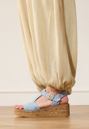 Manfield, Platform sandals - blau