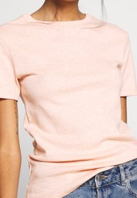 Petit Bateau Jednoduché tričko - apricot