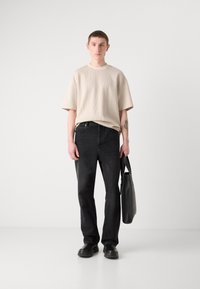 Thumbnail Image 6