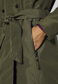 Helly Hansen WELSEY II INSULATED - Parka - green