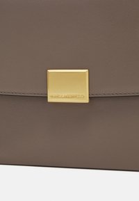 KARL LAGERFELD FOREVER CROSSBODY - Rankinė per petį - ash grey