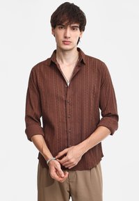 CASUAL THIAGO - Overhemd - brown