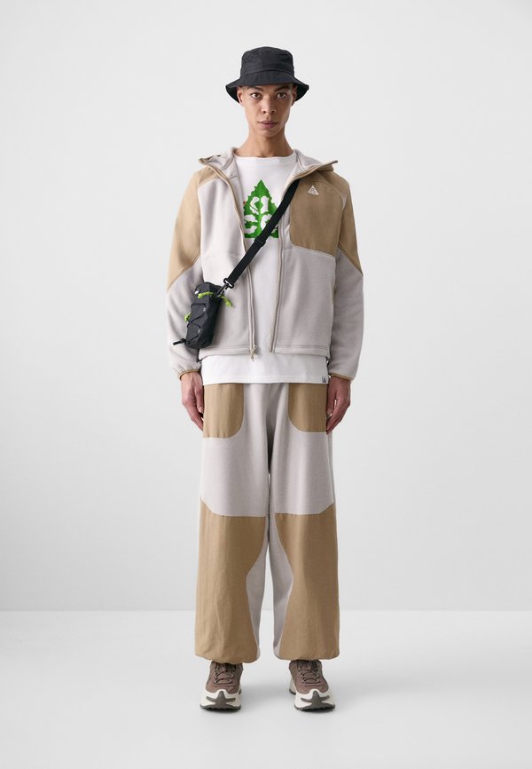 WOLF TREE PANT PLUS - Tracksuit bottoms2