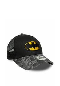 Schwarze Kappe mit einem gelben Batman-Logo, grauem Camouflage-Muster auf der Krempe und Netzrücken für Belüftung. Mit einstellbarer Größeneinstellung.