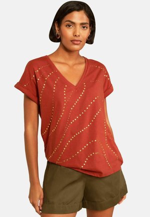 Love & Roses, REGULAR FIT - STUDDED V NECK T-SHIRT - Trükipildiga T-särk - rust brown