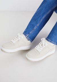 FRESH  - Trainers - bone