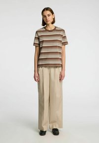 Selected Femme Apdrukāts T-krekls - chestnut