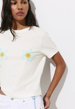 PULL&BEAR, WITH BEADS - T-SHIRT - T-Shirt print - white