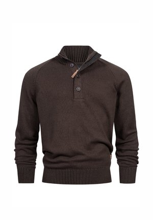 Mørkebrunt strikket genser med høy krage, placket med tre knapper og ribbet mansjetter og nederkant. Har en sideetikett detalj.
