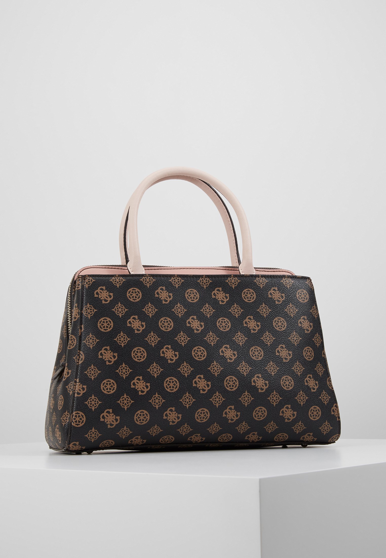 maddy girlfriend satchel